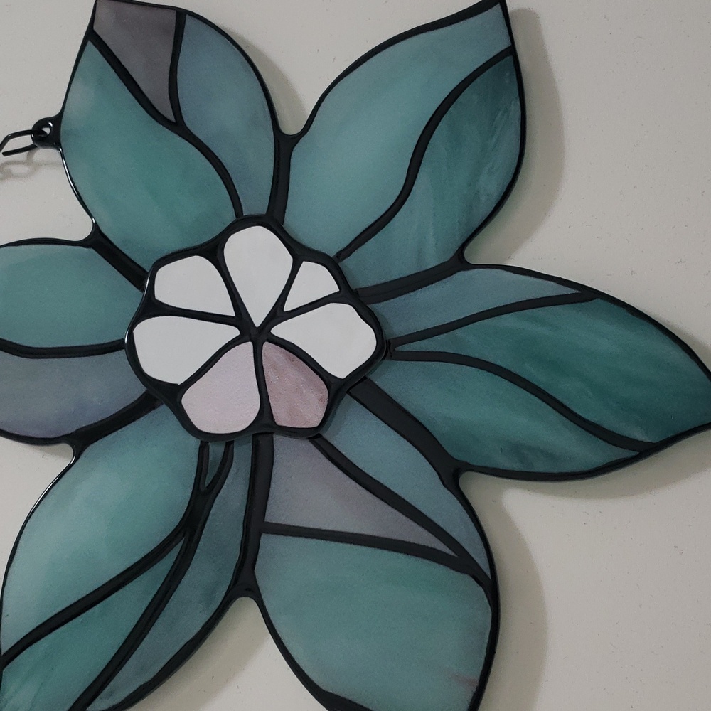 Stained Glass Flower Shape with Chain for Hanging - Picture 2 of 10